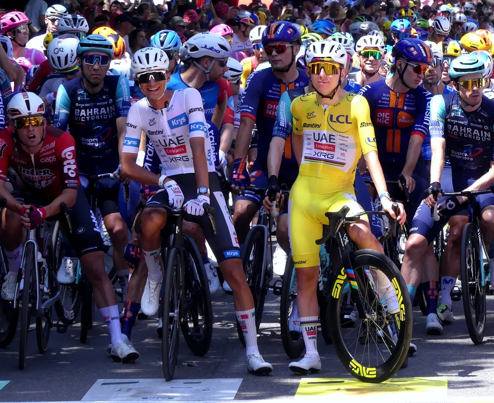 Tour de France Femmes 2026: Demi Vollering vince la tappa 5 in volata su Marlen Reusser