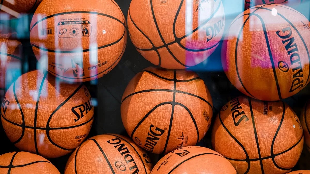 Lakers sign defensive forward Matisse Thybulle to one-year deal