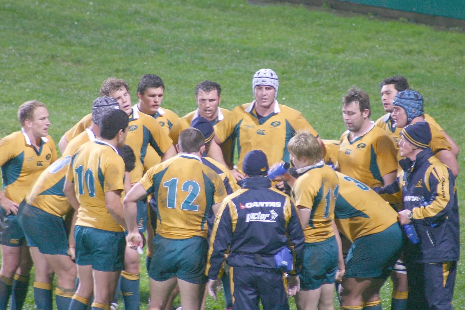 Australia 42-38 Sudafrica: gli Wallabies resistono in 11 nel dramma di Perth