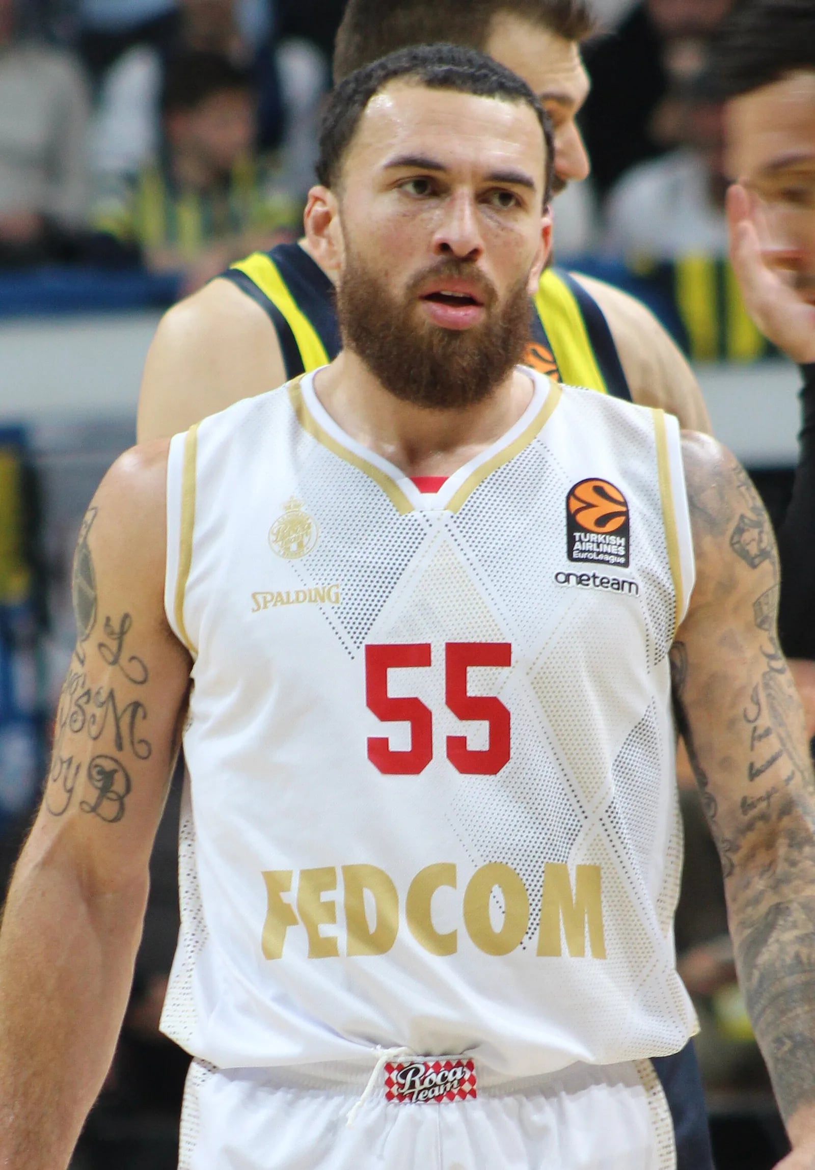 Mike James operato al tendine d'Achille: fuori da 7 a 9 mesi, stagione chiusa per l'Anadolu Efes