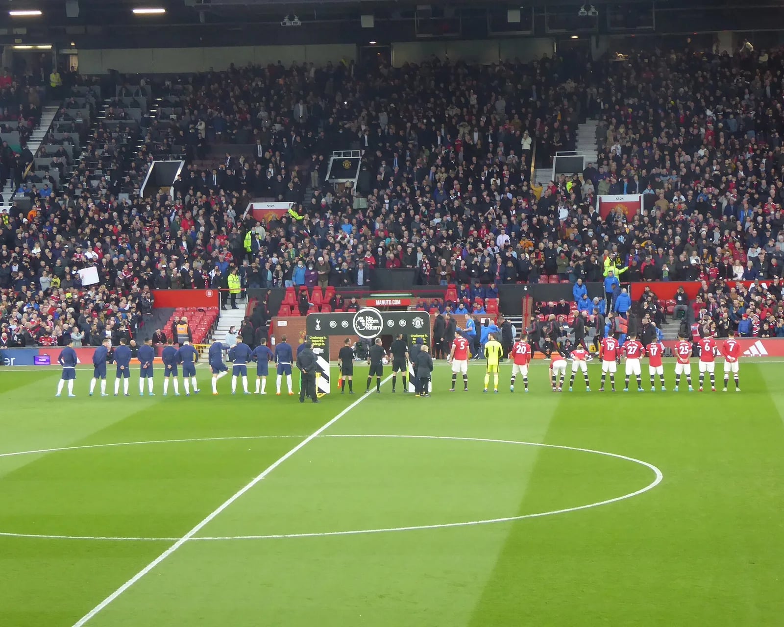 Manchester United ufficializza Youri Tielemans dal Villa