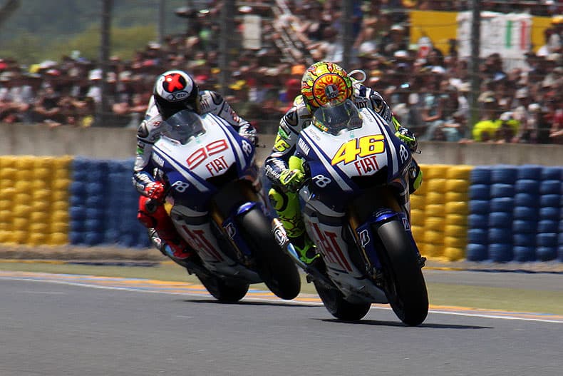 Bezzecchi operato al ginocchio dopo la caduta al Sachsenring, obiettivo Silverstone