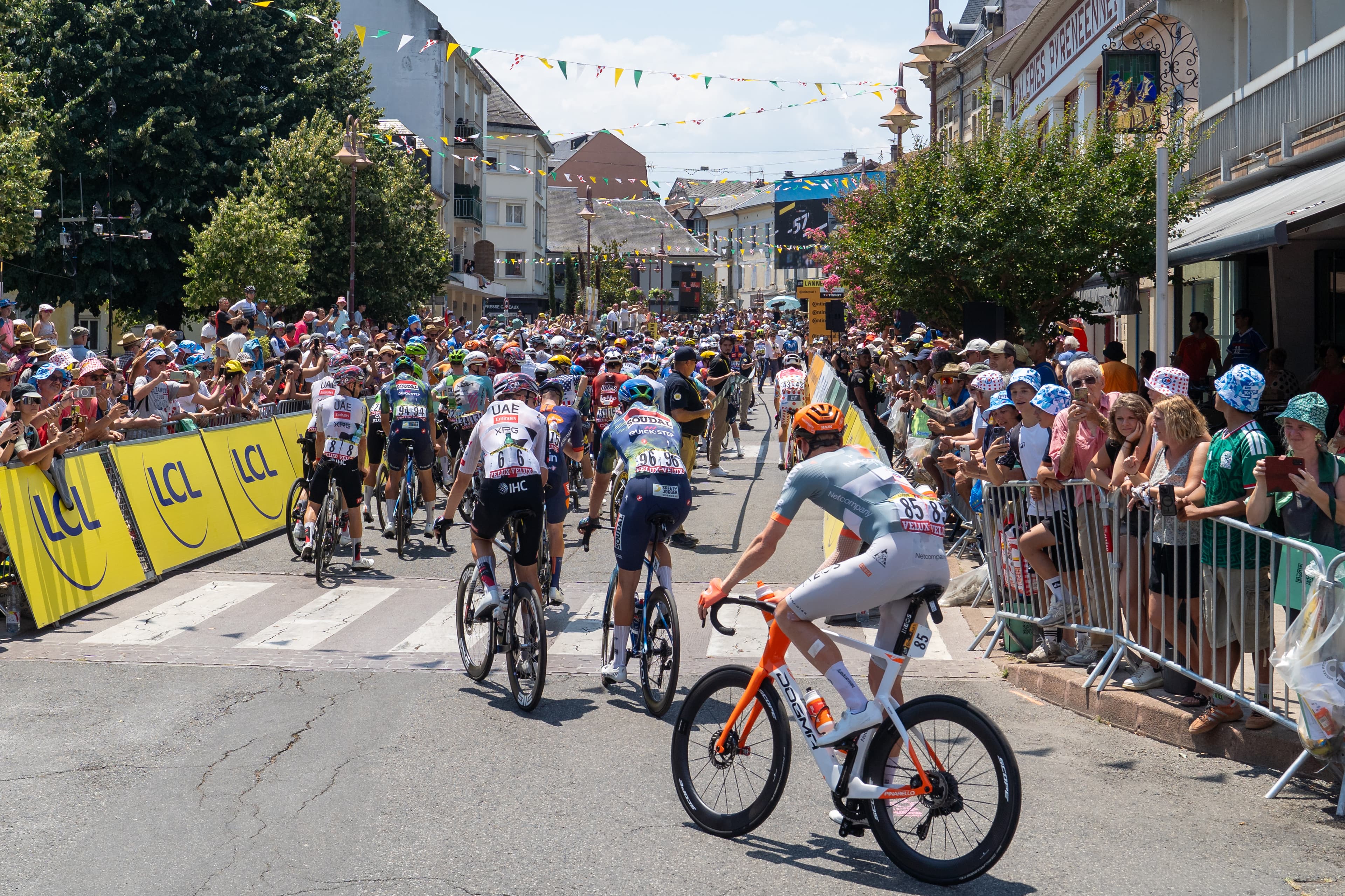 Tour de France 2026: Pogačar domina la tappa 14 a Le Markstein, +4'30" su Vingegaard
